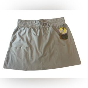 NWT- Tan colored skort w pockets